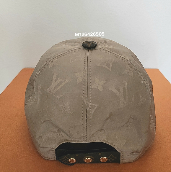 Louis Vuitton "GET READY" Cap - Picture 6 of 11
